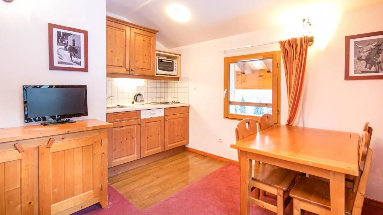 Vacanceole - Residence Les Chalets De La Ramoure Valfrejus Aparthotel