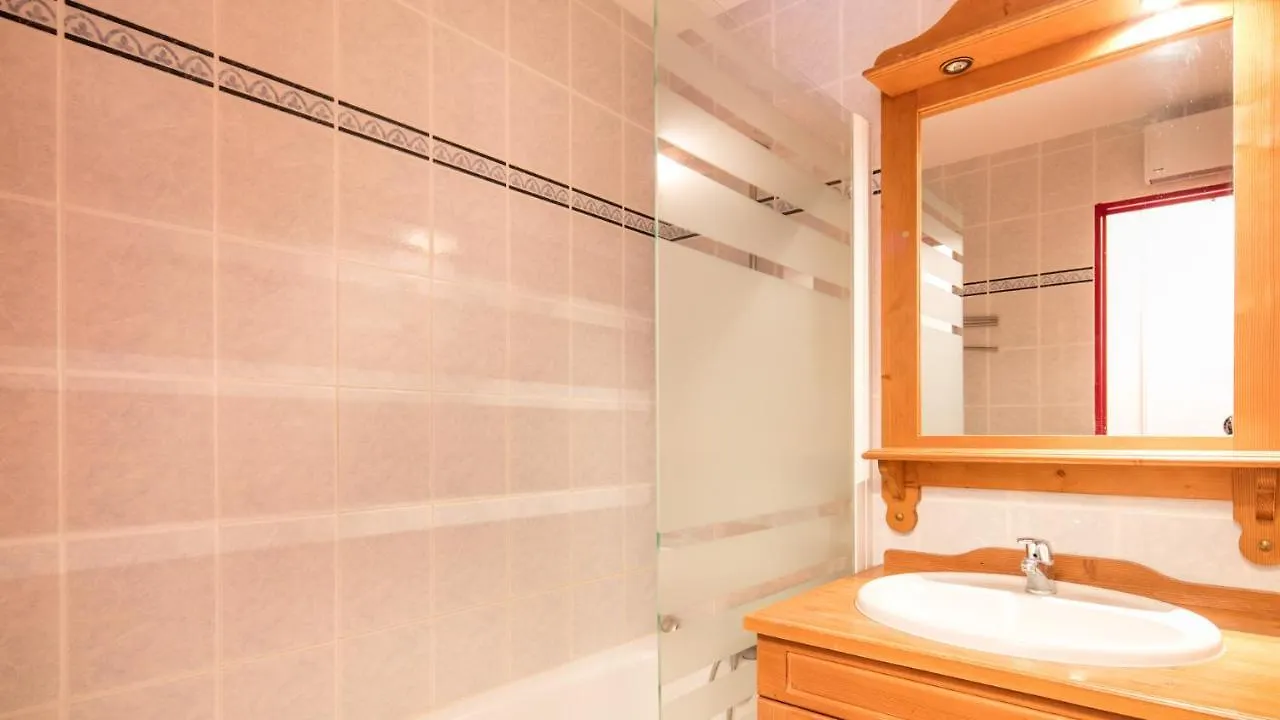 Vacanceole - Residence Les Chalets De La Ramoure Valfrejus Aparthotel
